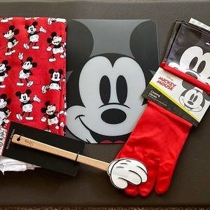 New 4 pc Mickey Mouse Kitchen accessories